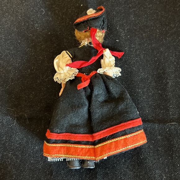 Vintage collectible dolls - Picture 3 of 11